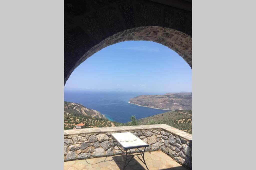 Πύργος Παραδοσιακός Με Μαγευτική Θέα - Villa Traditional Tower With Amazing Sea View Ареополис Екстериор снимка