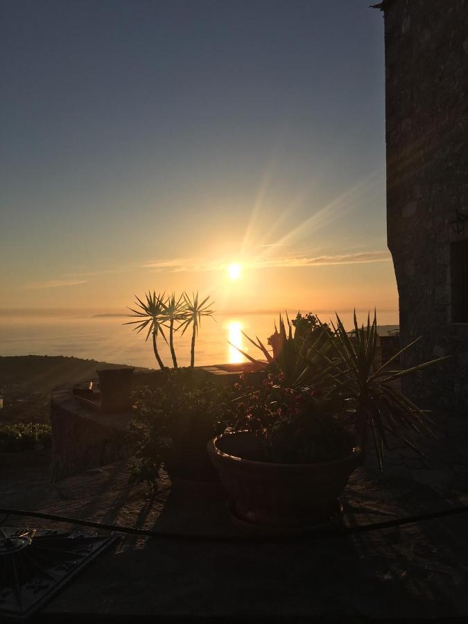 Πύργος Παραδοσιακός Με Μαγευτική Θέα - Villa Traditional Tower With Amazing Sea View Ареополис Екстериор снимка