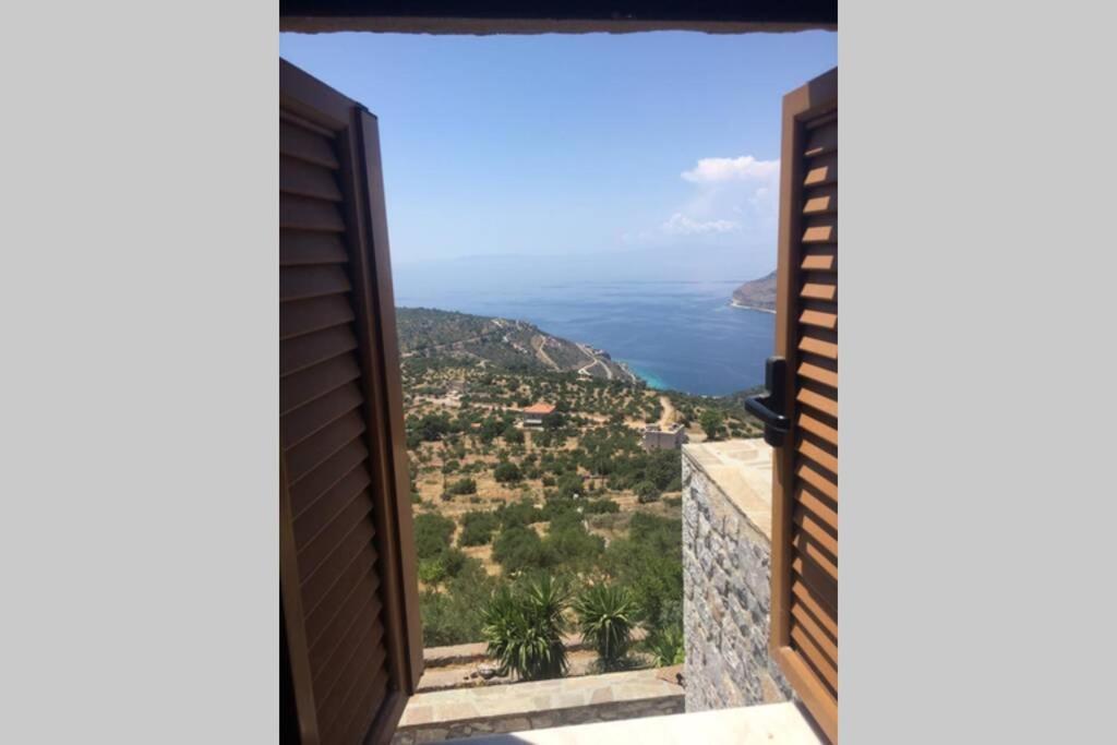 Πύργος Παραδοσιακός Με Μαγευτική Θέα - Villa Traditional Tower With Amazing Sea View Ареополис Екстериор снимка