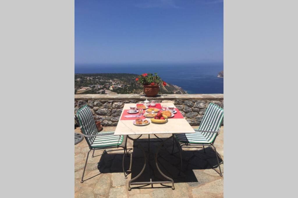 Πύργος Παραδοσιακός Με Μαγευτική Θέα - Villa Traditional Tower With Amazing Sea View Ареополис Екстериор снимка